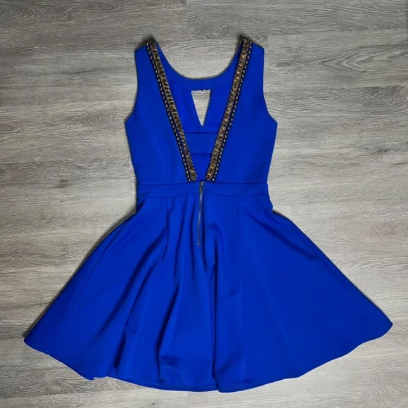 XOXO Fit & Flare, Open Back, Beaded Dress - Blue & Gold - Juniors Sz M (NWOT) - Picture 4 of 9